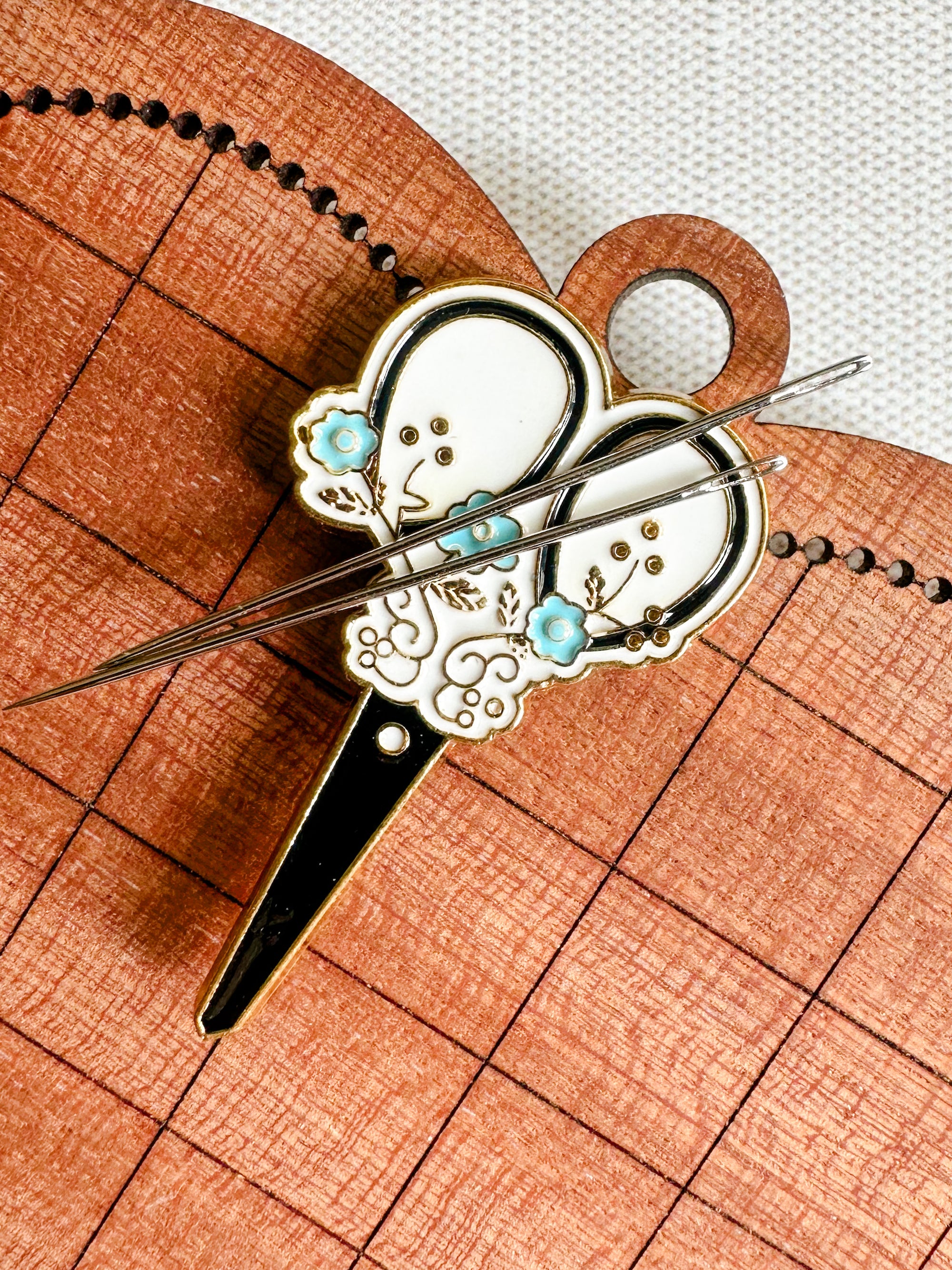 LASER EMBROIDERY NEEDLE MINDER