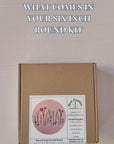 What comes in a Sew Festive sox inch round laser-cut embroidery kit